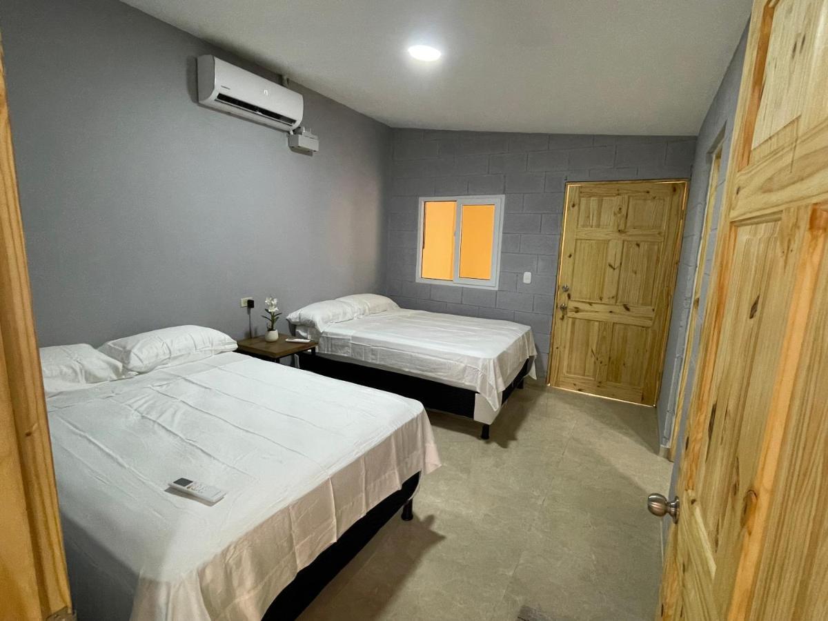 Hostal Camila'S Tamanique Bagian luar foto