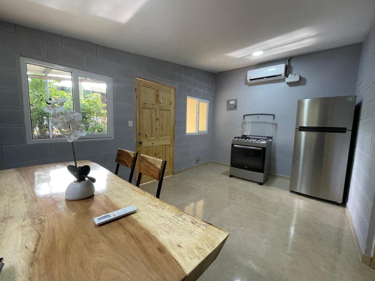 Hostal Camila'S Tamanique Bagian luar foto