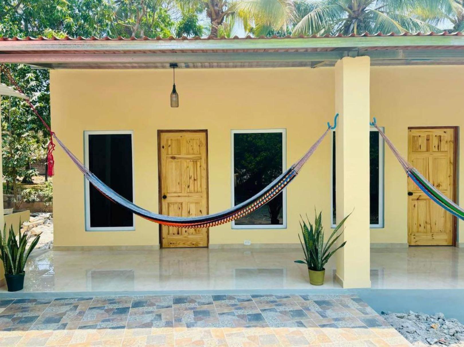 Hostal Camila'S Tamanique Bagian luar foto
