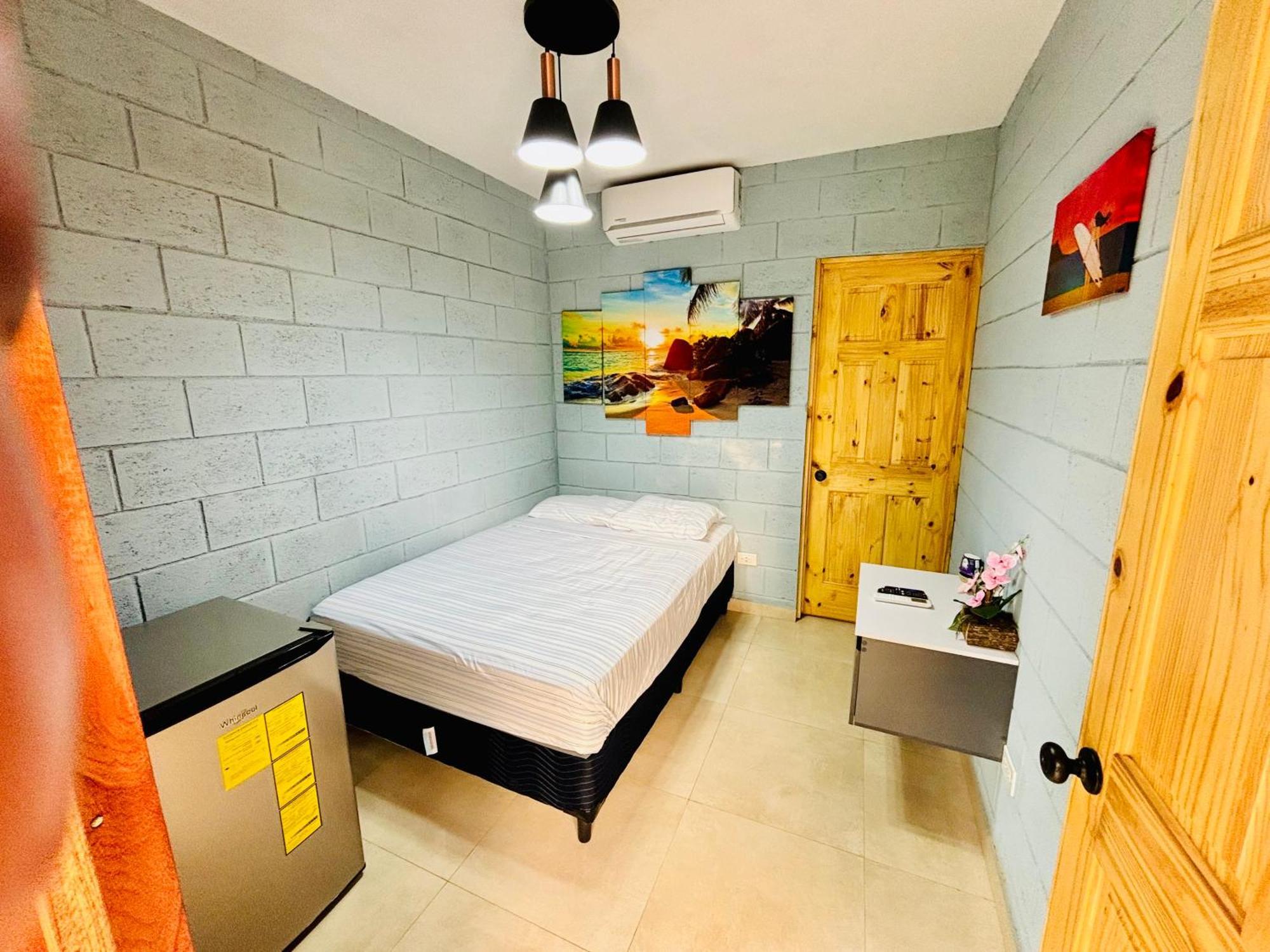 Hostal Camila'S Tamanique Bagian luar foto