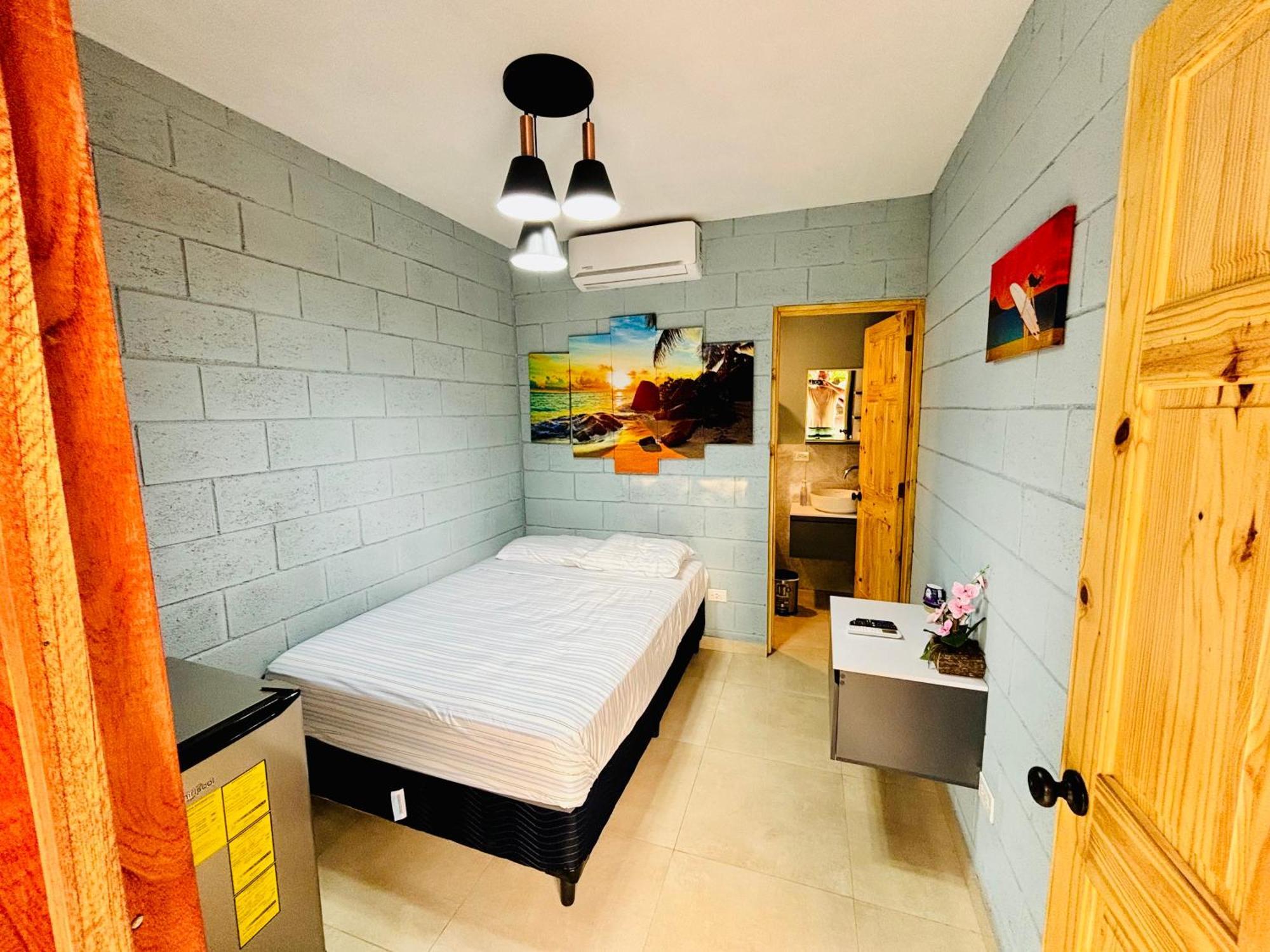Hostal Camila'S Tamanique Bagian luar foto