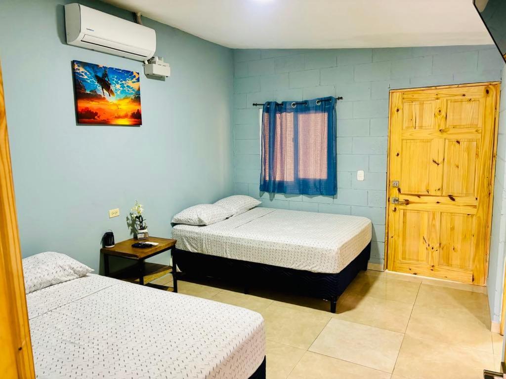 Hostal Camila'S Tamanique Bagian luar foto