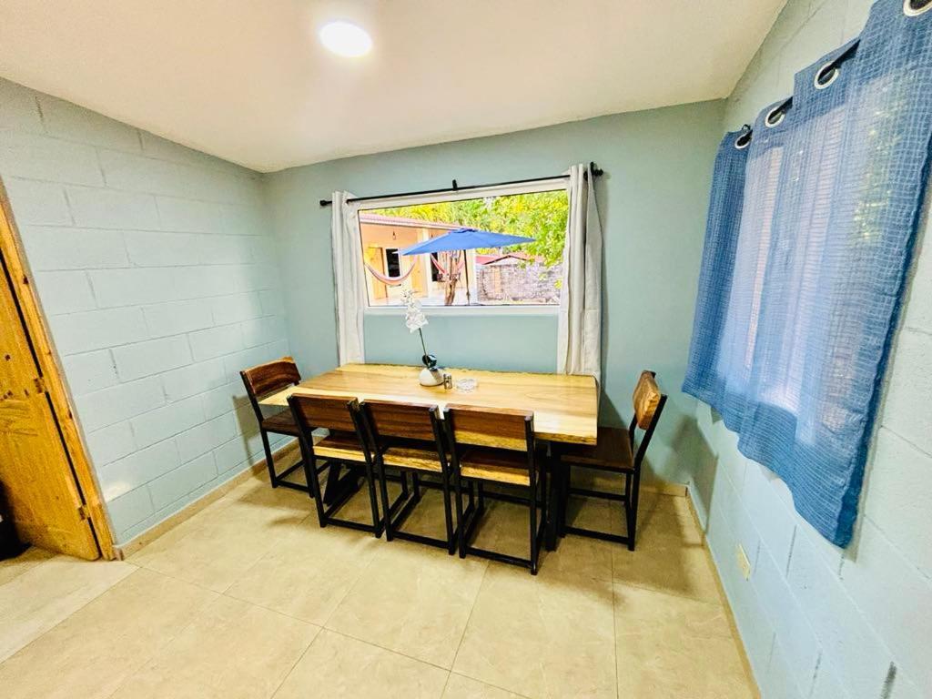 Hostal Camila'S Tamanique Bagian luar foto